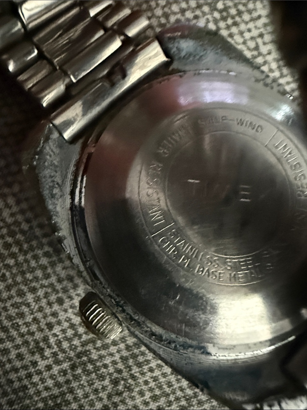 Vintage Timex Men’s Automatic Date Water-Resistant Silver - Picture 7 of 8